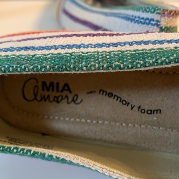 Mia Amore Alesia sz 11 stripped canvas flats NWT - Picture 5 of 7